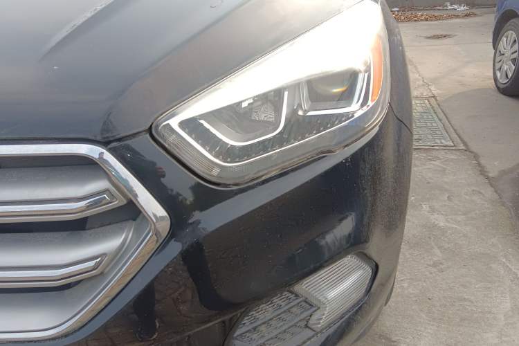 Used Ford Kuga 2017 EcoBoost 180 Two-Wheel-Drive Tiger Leap Model
