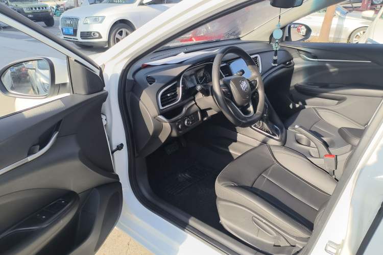 Used Buick GT 2018 18T Automatic Elite Model
