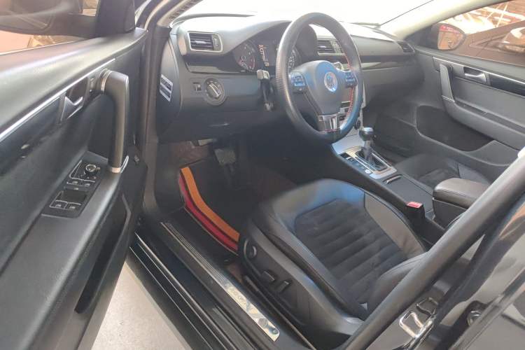 Used Volkswagen Magotan 2016 1.8TSI Luxury Comfort Model
