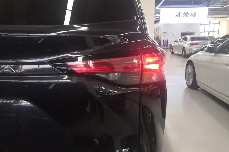 Used Toyota Sienna 2021 2.5L Hybrid Comfort Edition