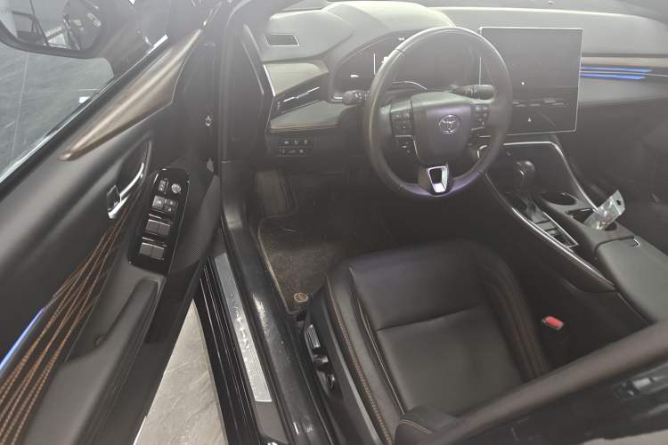 Used Toyota Avalon 2024 Dual-Engine 2.5L XLE Premium Edition
