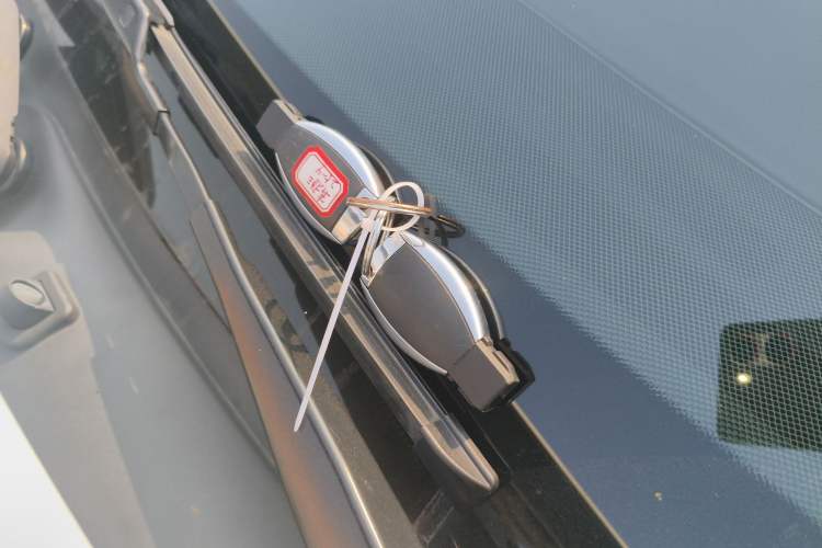 Used Mercedes-Benz E-Class 2015 E 260 L Sport & Fashion Model
