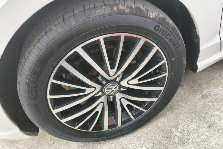 Used Volkswagen Lamando 2017 280TSI DSG Luxury Edition
