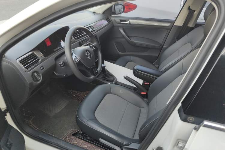 Used Volkswagen Santana 2016 1.6L Automatic Comfort Edition
