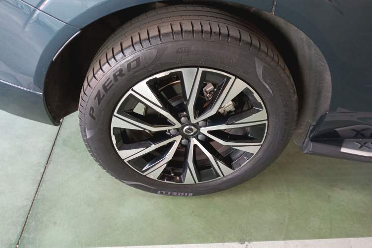 Used Volvo XC60 2023 B5 4x4 Smart Luxury Edition