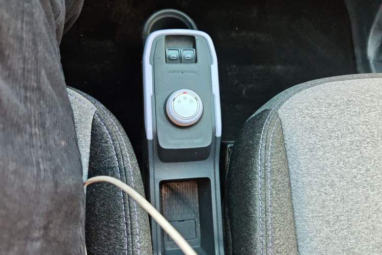 Used Chery QQ Ice Cream 2022 170km Sundae Phosphate Lithium-Ion