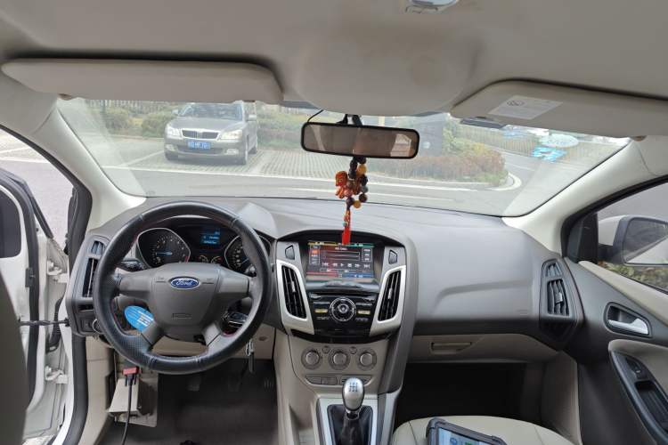 Used Ford Focus 2012 Sedan 1.6L Manual Comfort Model
