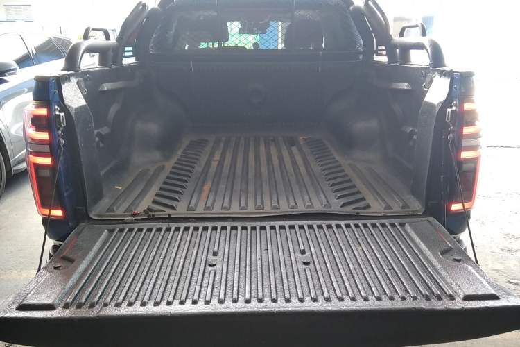 Used Great Wall Poer 2021 2.0T Global Version Passenger Automatic Diesel Two-Wheel Drive Comfort Trim Standard Cab GW4D20M
