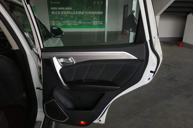 Used Geely Auto Vision X6 2016 1.8L Manual Luxury Edition
