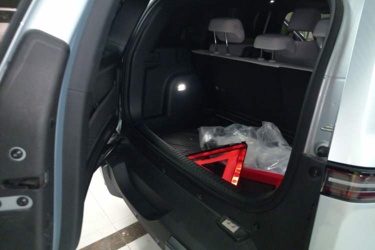 Used  Titanium 3 2025 501 km Range Rear-Wheel Drive Intelligent Driving Max Edition
