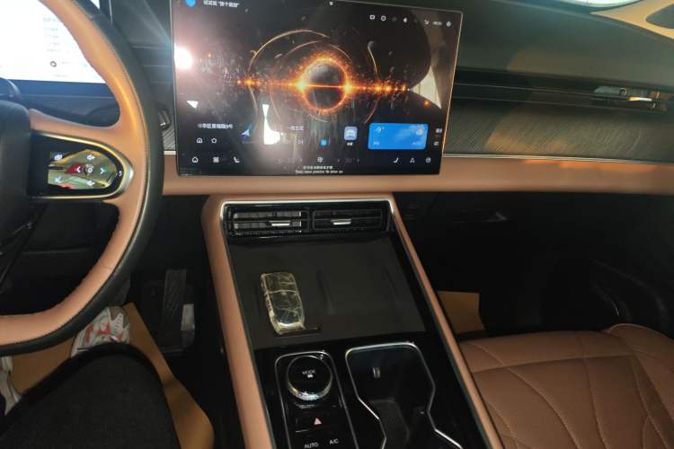 Used Chery Tiggo 8 L 2024 2.0T Two-Wheel Drive Prestige Version 5 Seats
