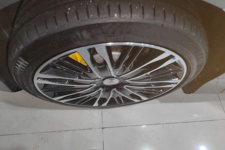 Used Denza Z9GT 2024 1100 Four-Wheel Drive Ultra Version
