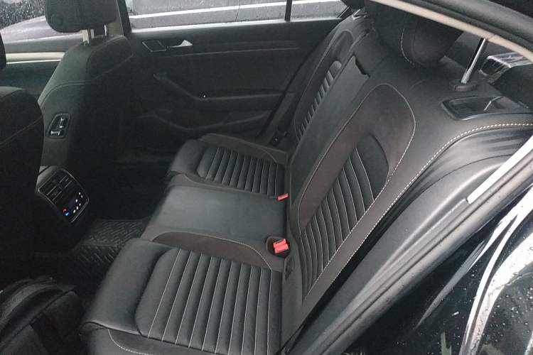 Used Volkswagen Magotan 2020 330TSI DSG Leading Model
