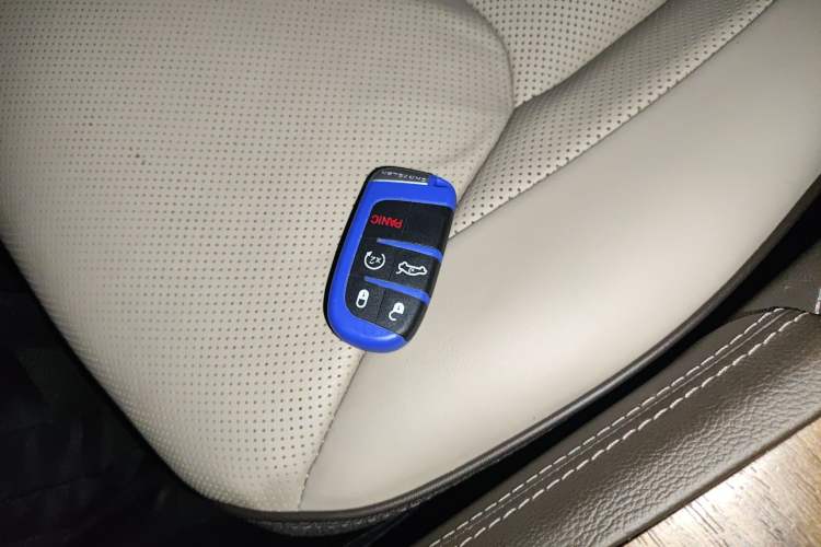 Used Chrysler 300C 2013 3.6L Prestige Edition
