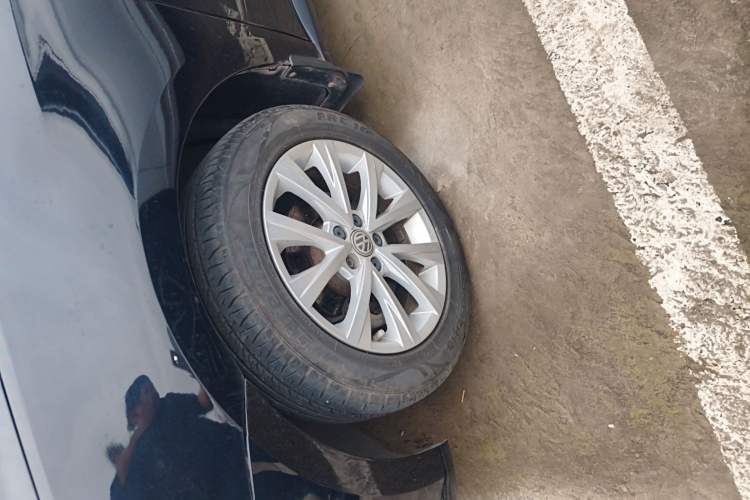 Used Volkswagen Lavida 2015 1.6L Automatic Comfort Edition
