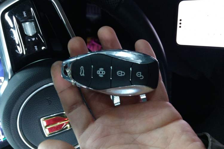 Used Hongqi HS7 PHEV 2024 2.0T PHEV Four-Wheel Drive Flagship Edition 6 Seats
