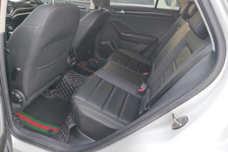 Used Volkswagen T-ROC 2019 280TSI DSG Two-Wheel Drive Comfort Version China VI Standard
