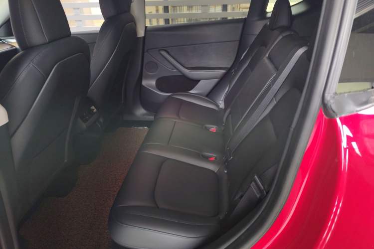 Used Tesla Model Y 2021 Long-Range All-Wheel-Drive Version
