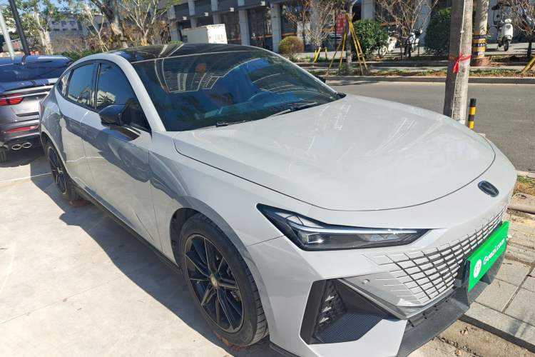 Used Changan UNI-V 2022 1.5T Prestige Version
