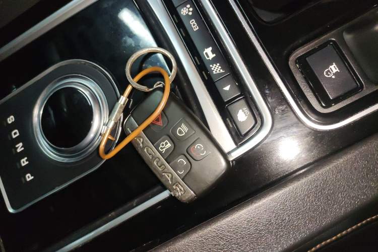 Used Jaguar F-PACE 2018 2.0T Four-Wheel Drive Urban Luxury Edition
