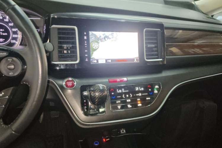 Used Honda Elysion 2016 2.4L Luxury Edition
