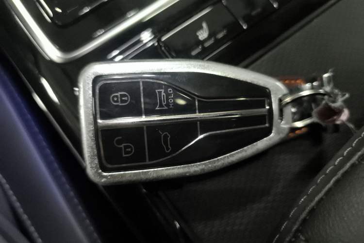 Used Hongqi HS5 2022 Revised Version 2.0T Smart Connect Flagship Edition
