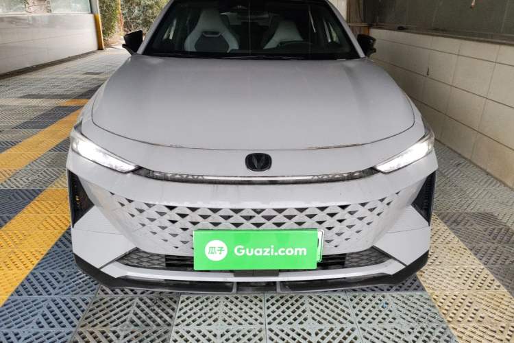 Used Changan UNI-V iDD 2024 Blue Whale Smart Electric iDD 136km Luxury Model