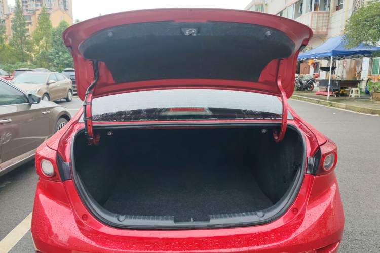 Used Mazda Mazda 3 Axela 2016 Sedan 1.5L Manual Comfort Model
