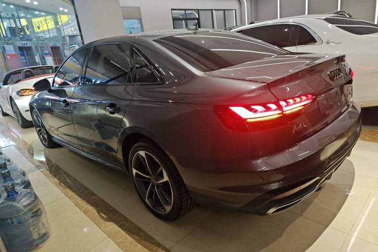 Used Audi A4L 2022 40 TFSI Fashion Dynamic Model
