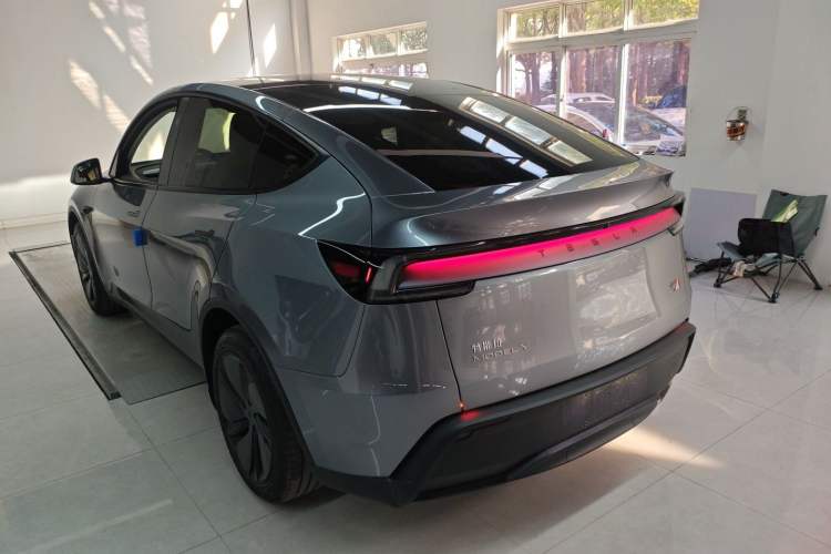 Used Tesla Model Y 2025 Rear-Wheel Drive First Edition
