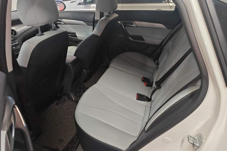 Used BAIC Beijing EU5 2018 R550 Smart Trend Edition
