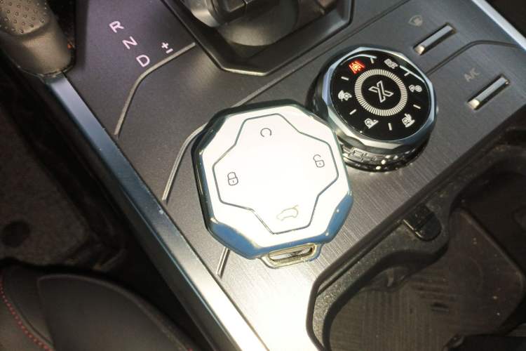 Used JETOUR Traveler 2023 2.0T All-Wheel Drive CrossPRO+