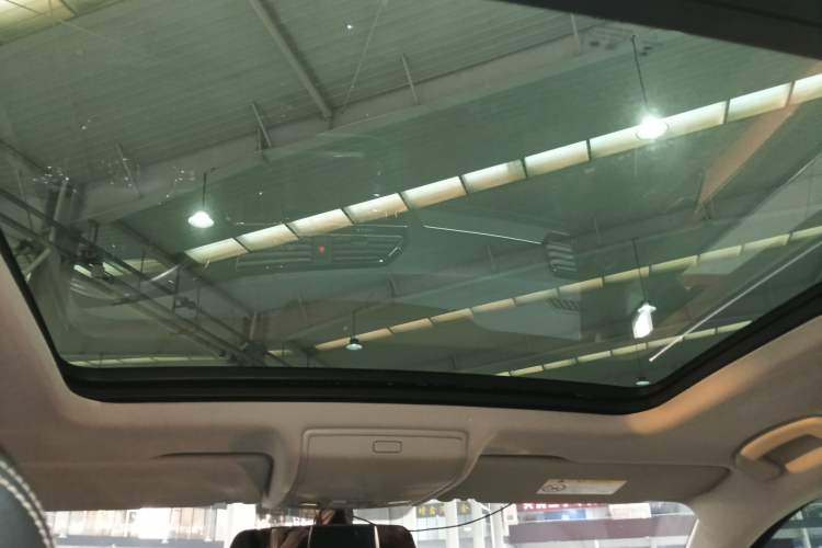 Used Volkswagen Tiguan L 2017 330TSI Automatic Two-Wheel Drive Luxury Edition