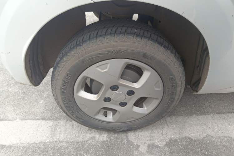 Used Roewe Clever 2021 302 km New Four-Seater Super-Efficient Version
