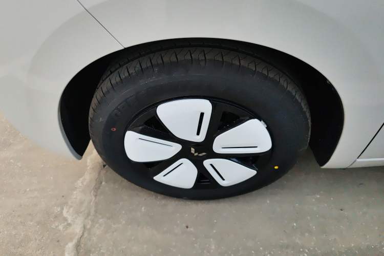 Used Wuling Hongguang MINIEV 2025 Four-Door Version Advanced Edition
