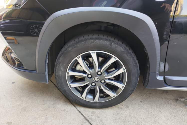 Used Toyota YARiS L 2021 X-Trail 1.5L CVT Luxury Edition