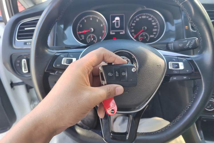 Used Volkswagen Golf 2018 230TSI Automatic Luxury Version
