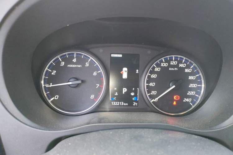 Used Mitsubishi Outlander 2019 2.4L 4x4 Zhi Xiang Edition 5 Seats China VI Standard
