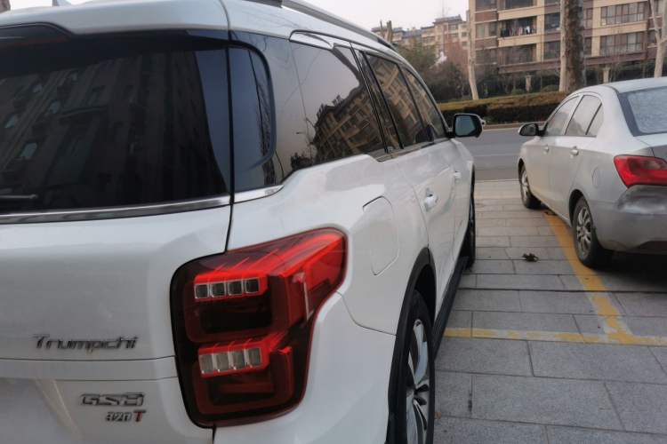 Used GAC Trumpchi GS8 2017 320T Two-Wheel Drive Luxury Smart Connectivity Version (7 Seats)
