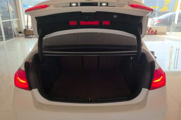 Used BMW 3 Series 2018 320i M Sport Package
