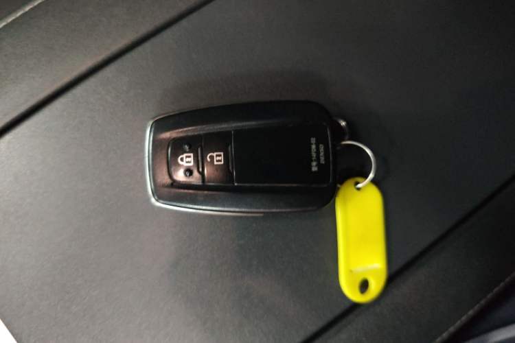 Used Toyota Highlander 2023 2.5L Smart Electric Hybrid Dual-Motor All-Wheel-Drive Luxury 7-Seater
