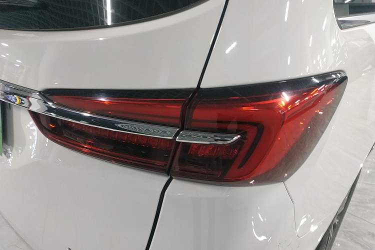 Used Buick GL8 2021 Land Cruiser Executive Class 652T Luxury Model
