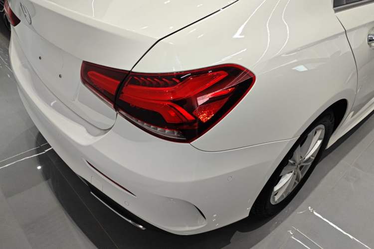 Used Mercedes-Benz A-Class 2021 A 200 L Sport Sedan Fashion Model
