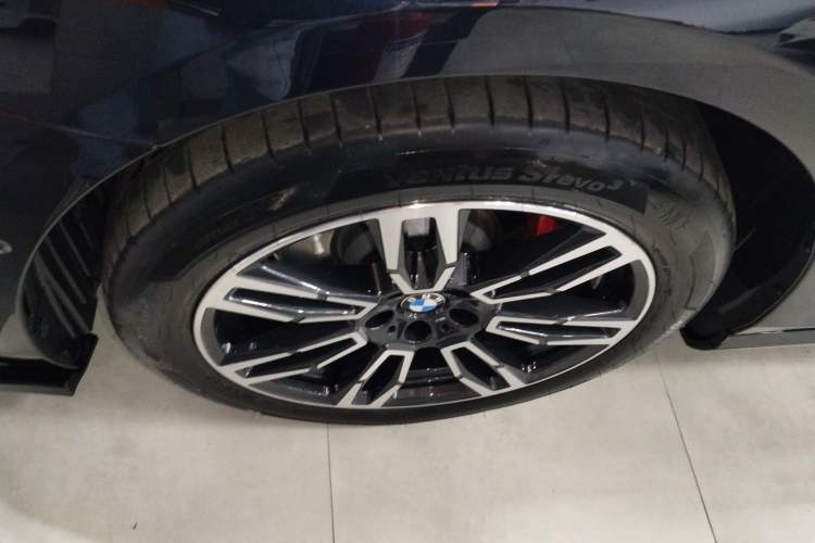 Used BMW 5 Series 2024 530Li Leading Model M Sport Package