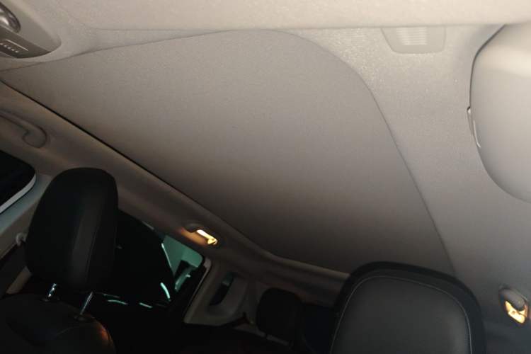 Used  Compass 2017 200T Automatic Enjoyment Version
