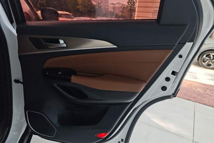 Used Changan CS95 2017 2.0T Two-Wheel Drive Zhitu Edition