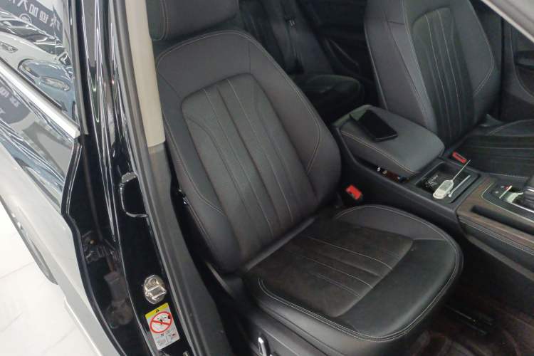 Used Audi Q5L 2023 40T Fashionable and Elegant Version
