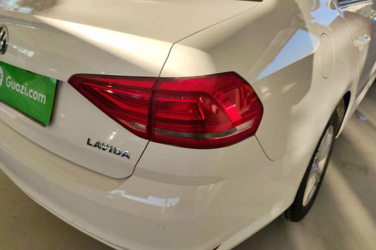 Used Volkswagen Lavida 2017 1.6L Automatic Fashion Edition
