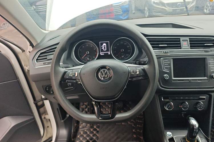 Used Volkswagen Tiguan L 2017 330TSI Automatic Two-Wheel Drive Luxury Edition
