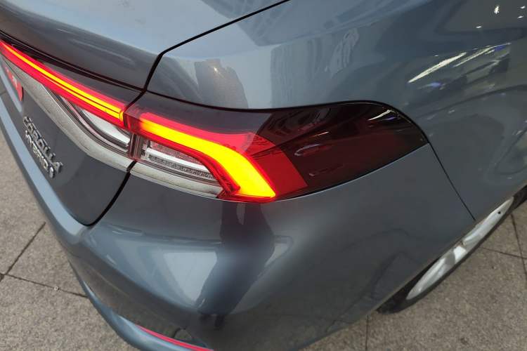 Used Toyota Corolla 2021 Dual-Motor 1.8L E-CVT Elite Edition
